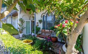 Superb Surry Hills Studio Room - Great Location